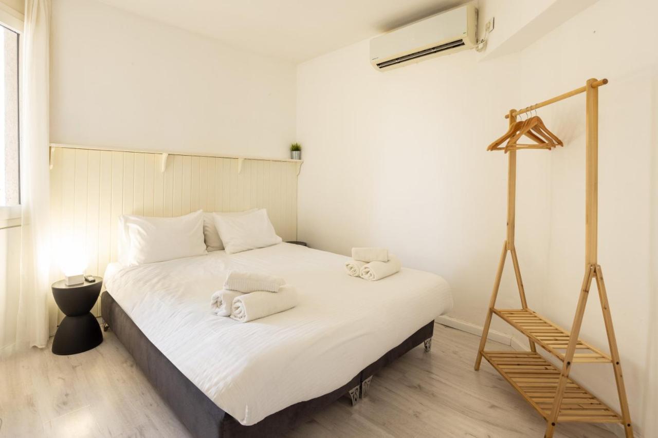 Chic 3br W Parking On The With Shelter By Sea N' Rent *