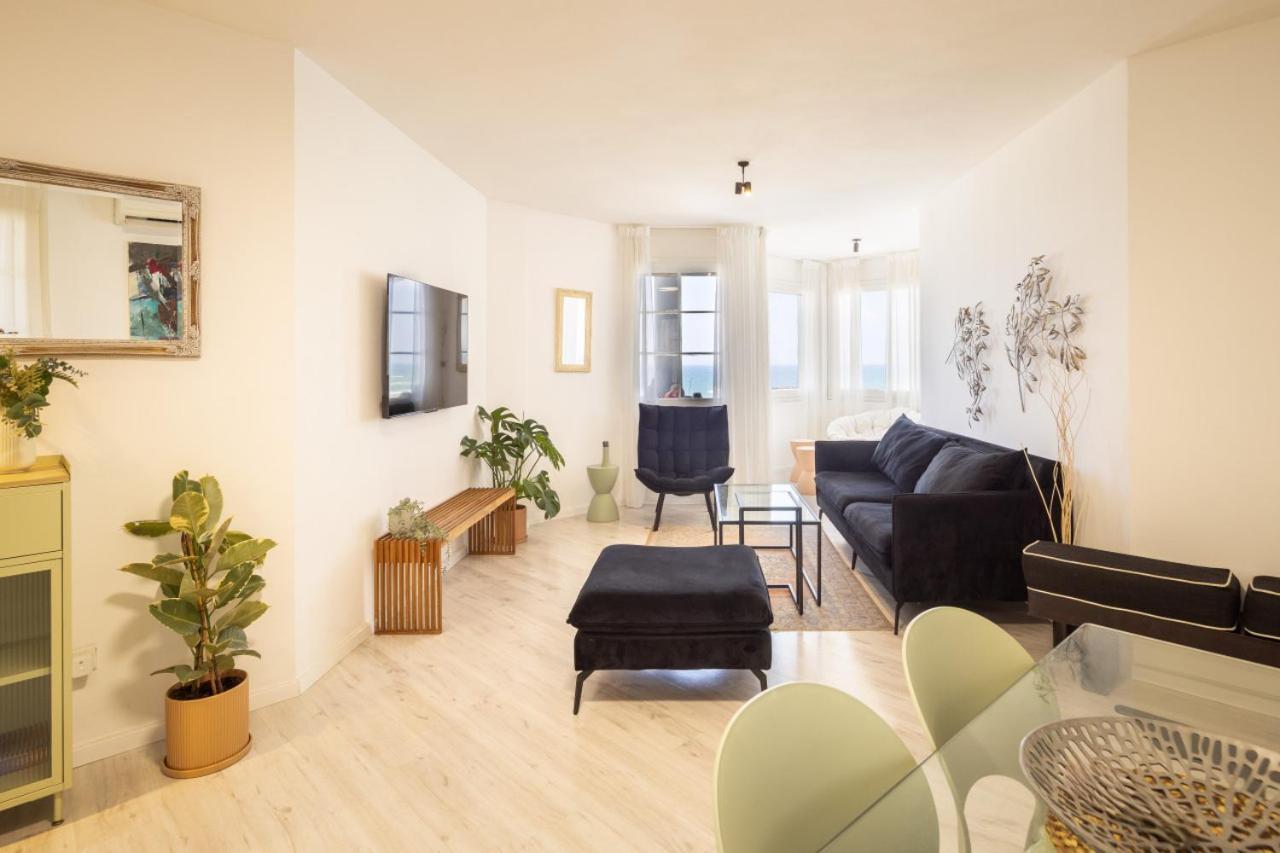 Apartment Chic 3br W Parking On The With Shelter By Sea N' Rent *